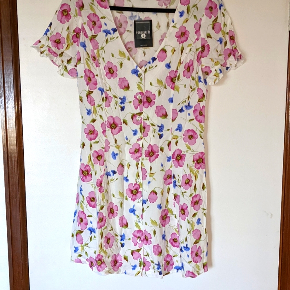 Forever 21 pretty floral dress 🌸